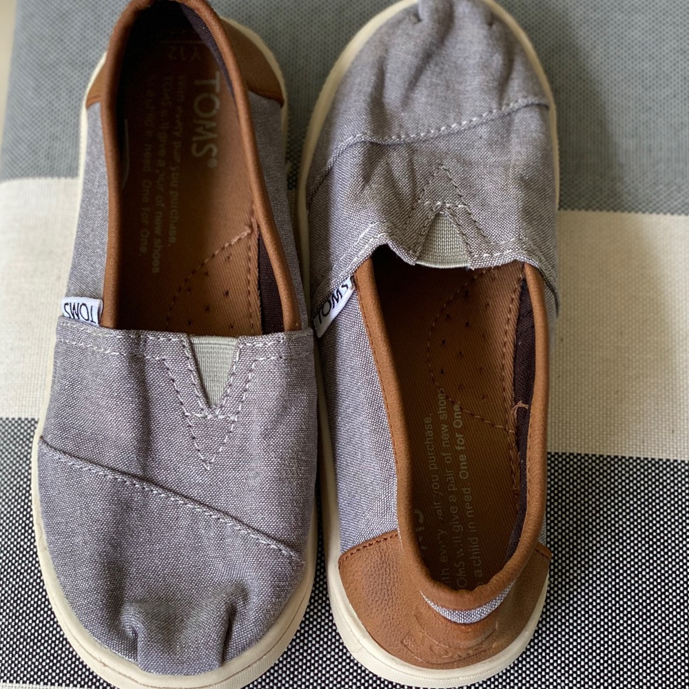 Gray toms Y12